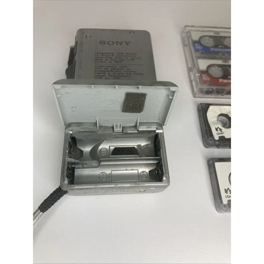 Sony Voice Recorder AS IS UNTESTED M-540V PARTS Or Repair With 7 Pre-owned Tapes